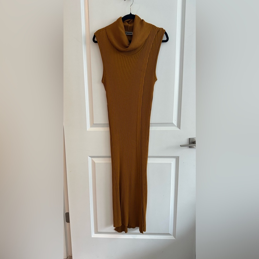 Sleeveless Ribbed Maxi Dress - Brown